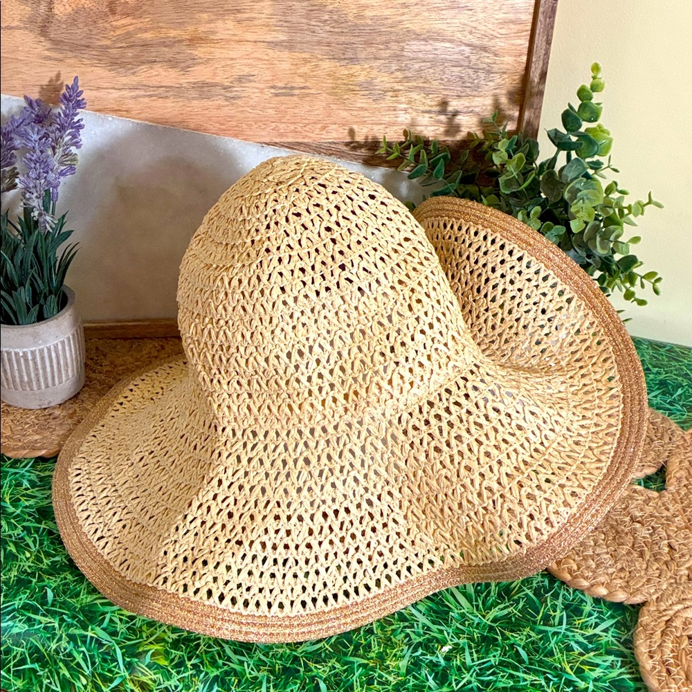 GAP Woven Beige with Golden Trim Detailing Kids Sun Hat